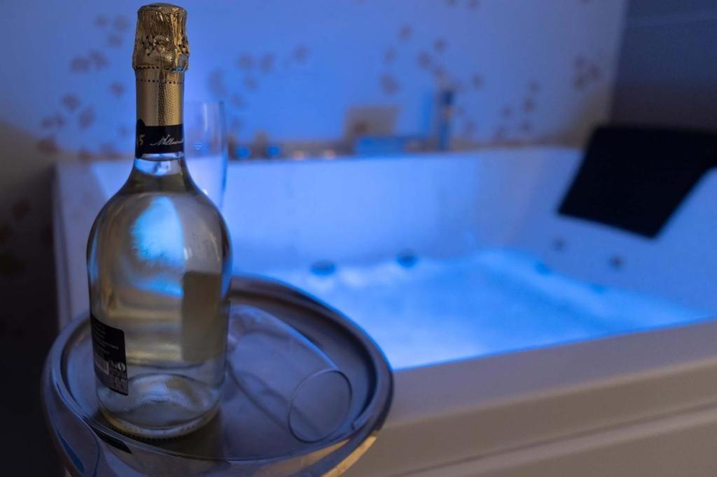 Al Chiaro Di Luna Luxury Suites Amalfi Coast Vietri Eksteriør bilde