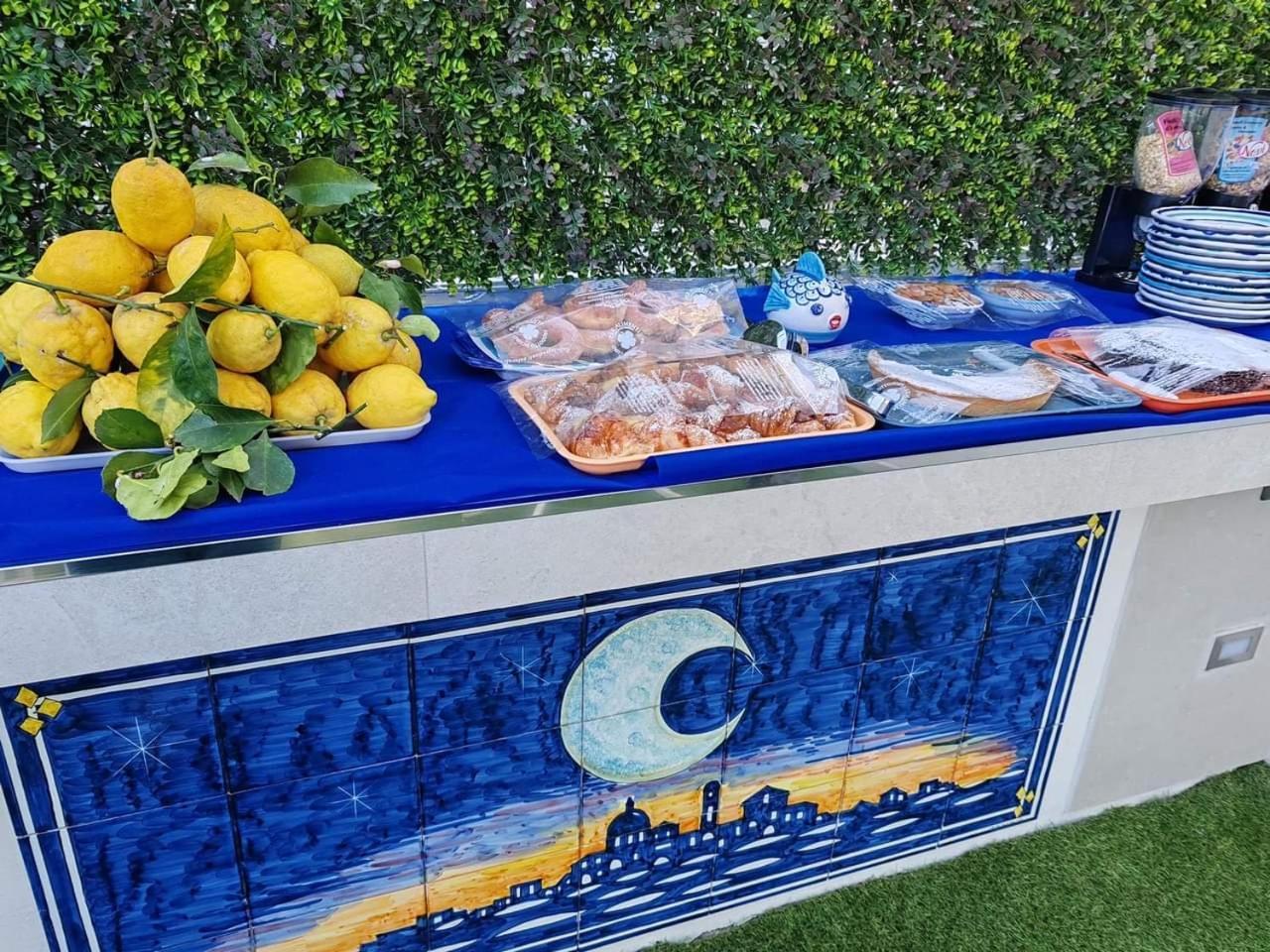 Al Chiaro Di Luna Luxury Suites Amalfi Coast Vietri Eksteriør bilde